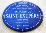 Plaque d'Antoine de Saint-Exupéry. Vue avant