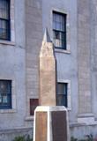Sculpture du monument en hommage aux Baillairgé. Vue d'ensemble