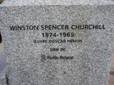 Plaque du buste de Winston Spencer Churchill. Vue avant