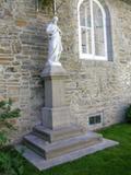 Monument du Sacré-Coeur du premier cimetière de la communauté de l'Hôpital général de Québec. Vue avant