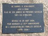 Plaque du 25 ème anniversaire de l'Association des familles Gosselin. Vue avant
