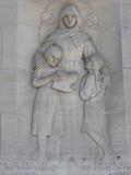Bas-relief (Marguerite Bourgeoys). Vue avant