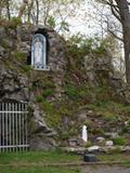 Grotte Bernadette Soubirous et reposoir. Vue de détail