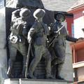 Monument aux Braves-de-Sherbrooke. Vue rapprochée des trois soldats
