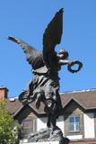 Monument aux Braves-de-Sherbrooke. Vue arrière de l'ange de la Victoire