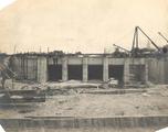 Centrale hydroélectrique de Saint-Timothée. Barrage temporaire à l'entrée du vieux canal de Beauharnois, Salaberry-de-Valleyfield (vers 1910).
