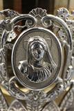 Détail de la coupe du calice, médaillon représentant la Vierge