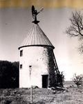 Moulin à vent de Contrecoeur. Moulin seigneurial en pierre des champs, construit au XVIIIe siècle