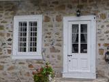 Maison Joseph-Charlebois. Porte et fenêtre, mur arrière