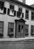 Maison Thomas-Hunt et écurie Thomas-Fargues. Quartier Vieux-Québec - Rue Mont-Carmel - Vue rapprochée d'une partie de la façade de la résidence au numéro 24, 1940