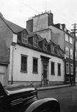 Quartier Vieux-Québec - Rue Sainte-Ursule - Vue éloignée de l'enfilade des résidences du numéro 37 à 39, 1940, Collection initiale, P600,S6,D1,P329, (Tiré de www.banq.qc.ca)