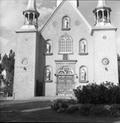 Sainte-Famille - Église, 1950, Lida Moser, Fonds Lida Moser, P728,S1,D1,P19-31, (Tiré de www.banq.qc.ca)