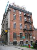 Édifice Joseph-Knapp. Vue latérale