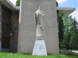 Saint-Marc écrivant l'Évangile. Monument. Vue avant