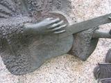 Monument de Félix Leclerc. Détail. Vue avant