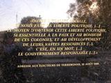 Plaque du monument de Louis-Hippolyte La Fontaine. Vue latérale