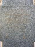 Plaque du monument de Jean-Paul Lemieux. Vue avant