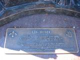 Plaque de la sculpture Les Muses. Vue avant