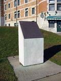 Plaque du marquis de Dufferin. Vue d'ensemble
