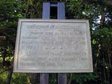 Plaque de John A. MacDonald. Vue avant