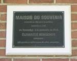 Plaque d'Élisabeth Bergeron. Vue avant