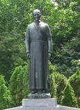 Sculpture du monument au Frère André. Vue avant