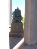 Sculpture du monument à Édouard-Montpetit. Vue arrière