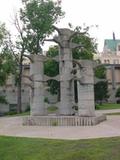 Sculpture (L'isolateur). Vue avant
