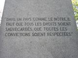 Plaque du monument de Sir George-Étienne Cartier. Vue avant