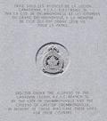 Plaque du monument aux Braves. Vue avant