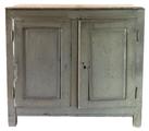Armoire basse. Vue avant