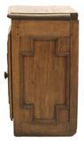 Armoire basse. Vue latérale