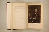 Livre (Illustrated guide to the House of Commons and Senate of Canada : containing the portraits and autographs of ... the Governor General, the Members of the Cabinet ... and the members and officers of the Senate and House of Commons ... with a biographical sketch of members of both Houses ... many valuable informations for strangers visiting Ottawa and for the public in general (Exemplaire I)). Photographie