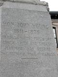 Plaque de John Young. Vue avant