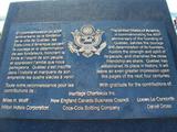 Plaque des États-Unis commémorant le 400e anniversaire de Québec. Vue avant