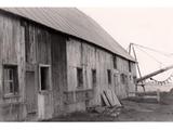 Grange-étable. Façade sud. Vue arrière