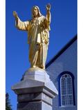 Monument du Sacré-Coeur. En face de l'église à Buckland. Vue d'ensemble