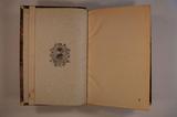 Livre (Fête nationale des Canadiens-français, célébrée à Québec en 1880 : histoire, discours, rapports, statistiques, documents, messe, procession, banquet, convention (Exemplaire I)). Écusson