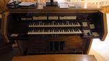 Orgue. Vue de détail (console)