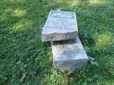 Monuments d'enfants morts en bas âge entre 1948 et 1970