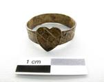 Collection d'objets du site archéologique Cartier-Roberval. Bague en cuivre