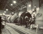 Centrale hydroélectrique de Saint-Timothée. Intérieur de la centrale (vers 1910).