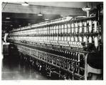 Complexe industriel de la Montreal Cotton. Intérieur d'une salle de filage (vers 1945).