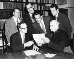 Revue Saguenayensia (Revue de la Société historique du Saguenay). Le conseil d'administration de la revue Saguenayensia en 1958. Assis : Joseph-Eugène Houde et Mgr Victor Tremblay. Debout : Léopold Tremblay, J.-Henri Bouchard, Louis-Marie Tremblay et Gaston Ouellet.