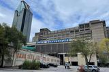 Bâtiment-pont ferroviaire de la gare Centrale. Entrée dans la Place Bonaventure