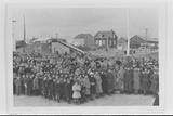 1190, rue Boréale. Vue générale. Bénédiction de la grotte Havre-Saint-Pierre. Négatif produit en 1983, original créé en 1954. Fonds Société historique du Havre-Saint-Pierre inc. BAnQ Sept-Îles.