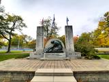 Plaque du monument de guerre de Joliette, Vue générale