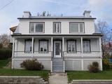 6373-6375, avenue Royale