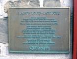 Plaque de la maison Louis-Latouche. Vue avant
