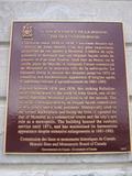 Plaque de l'Ancien édifice de la Douane. Vue d'ensemble